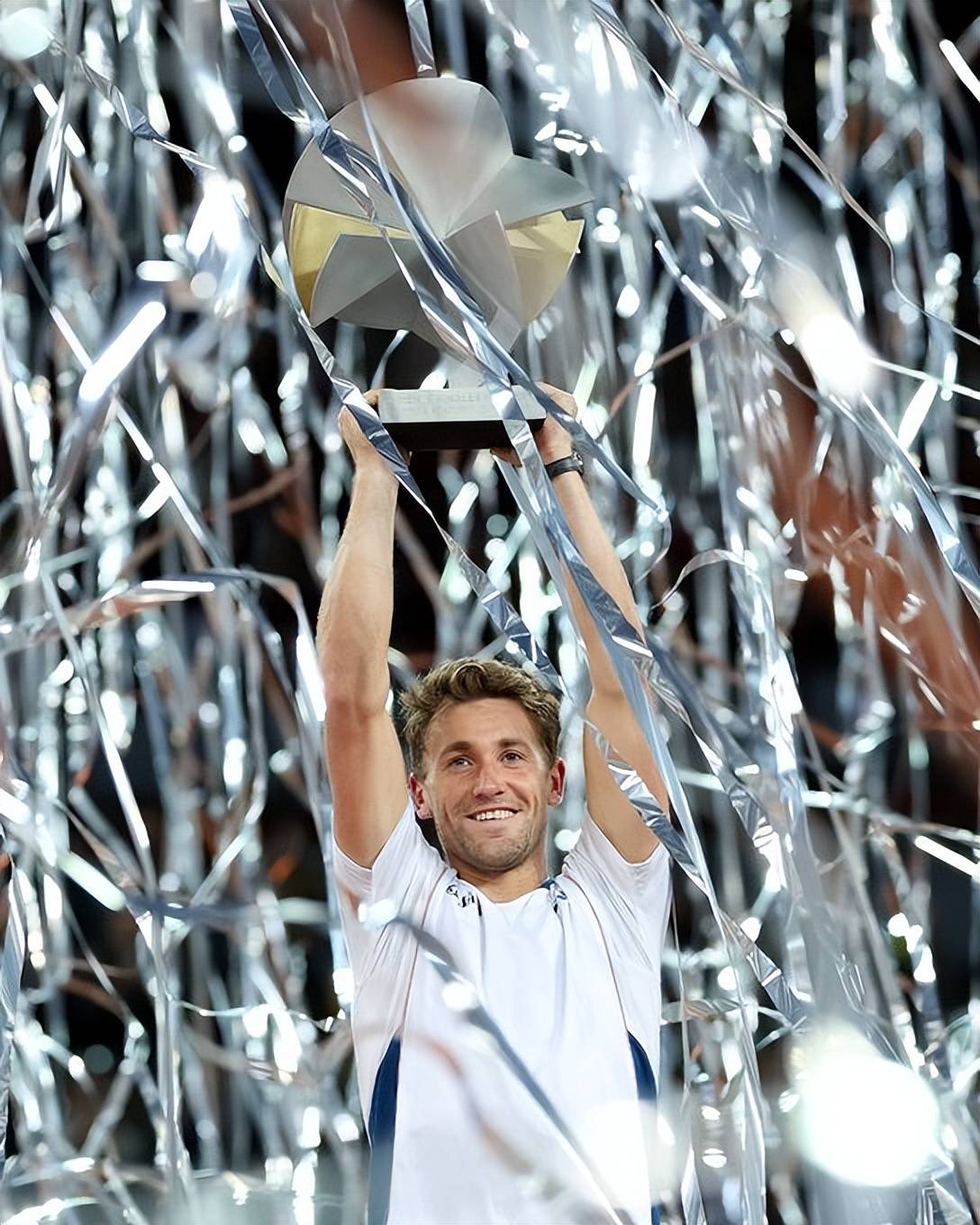 乐鱼官网-大师赛标题：谁能掀起冠军新篇章？的简单介绍