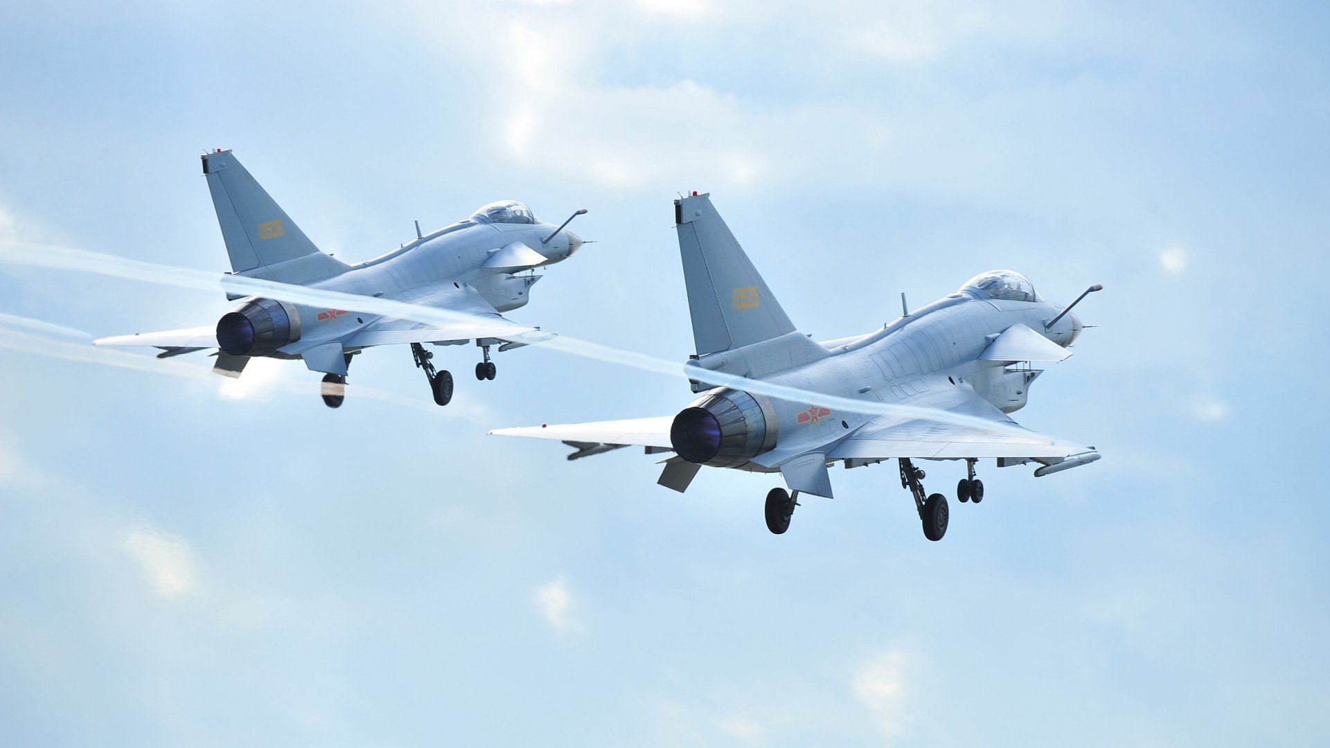 雷霆翻盘独行侠,亚历山大与东契奇互飙得分,亚历山大雷霆球员