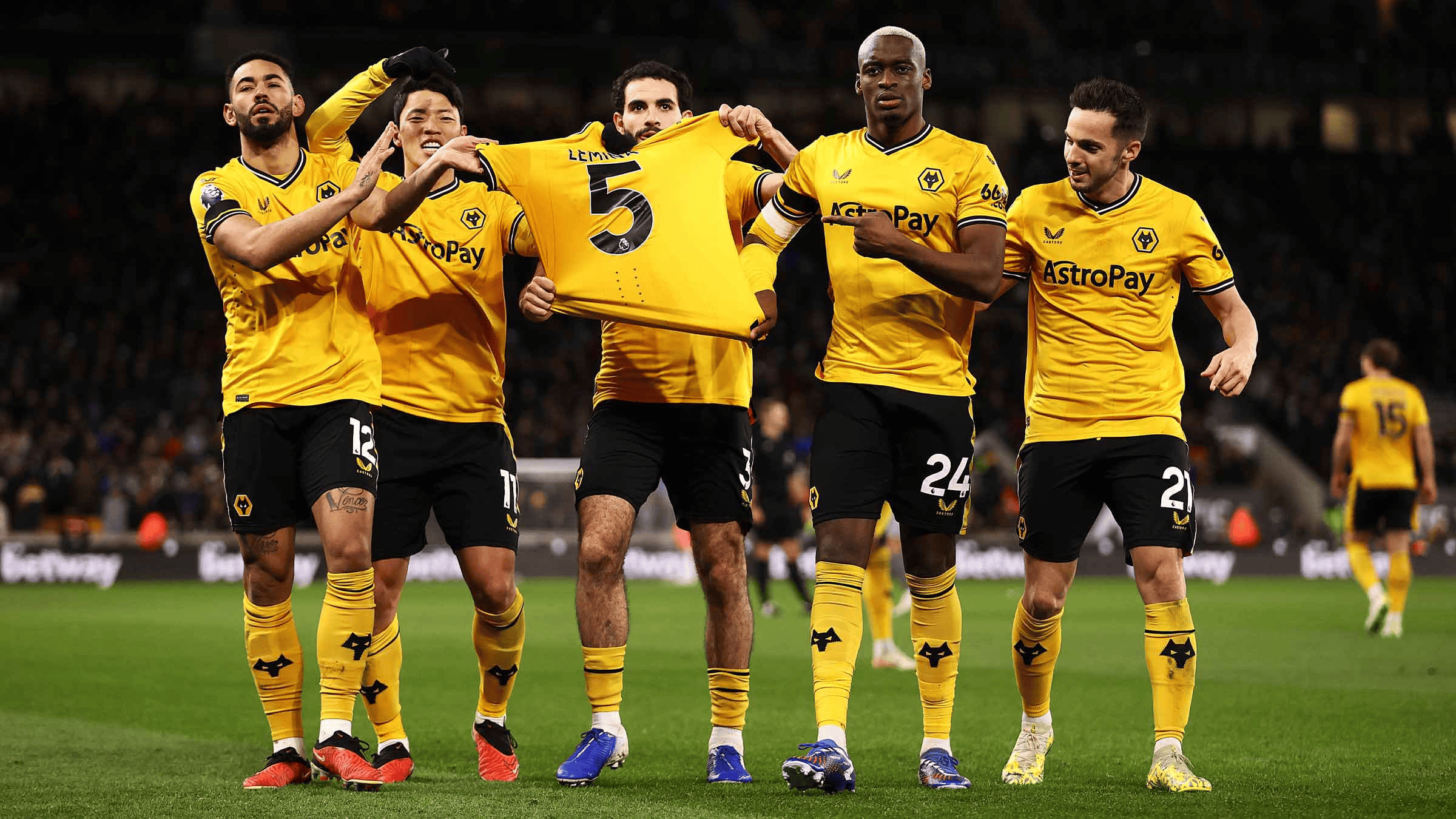 包含"英超赛季挑战：强队间的直接较量"的词条